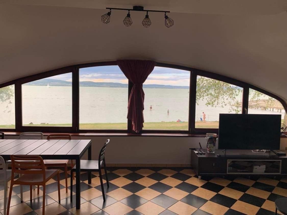 Szines Panorama Apartman Balatonlelle Eksteriør bilde